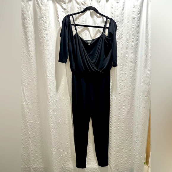 Nicole Miller Jumpsuit Women's Size M Black Open Shoulder Long Sleeve - Picture 2 of 5